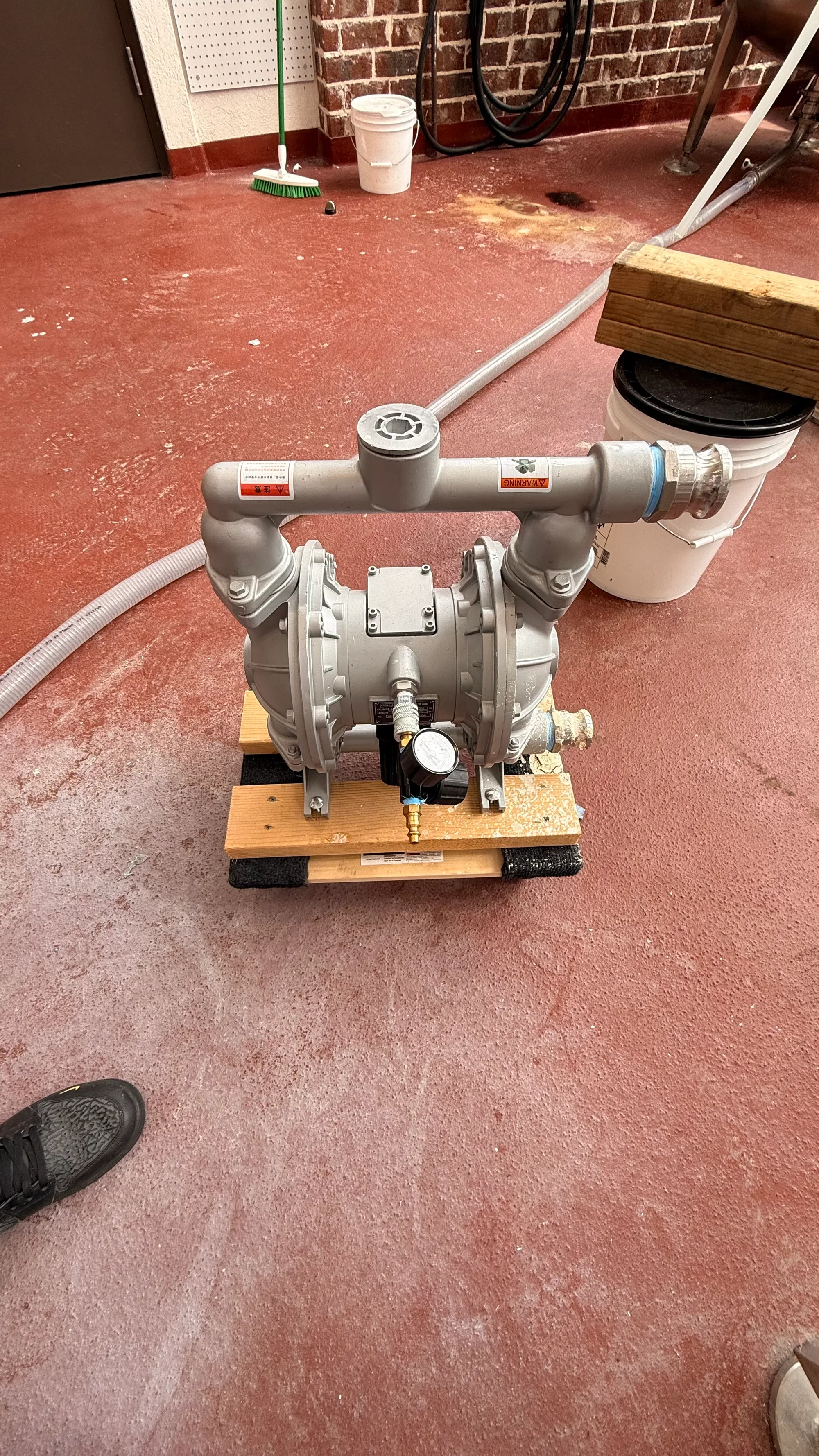 Diaphragm pump thumbnail 3