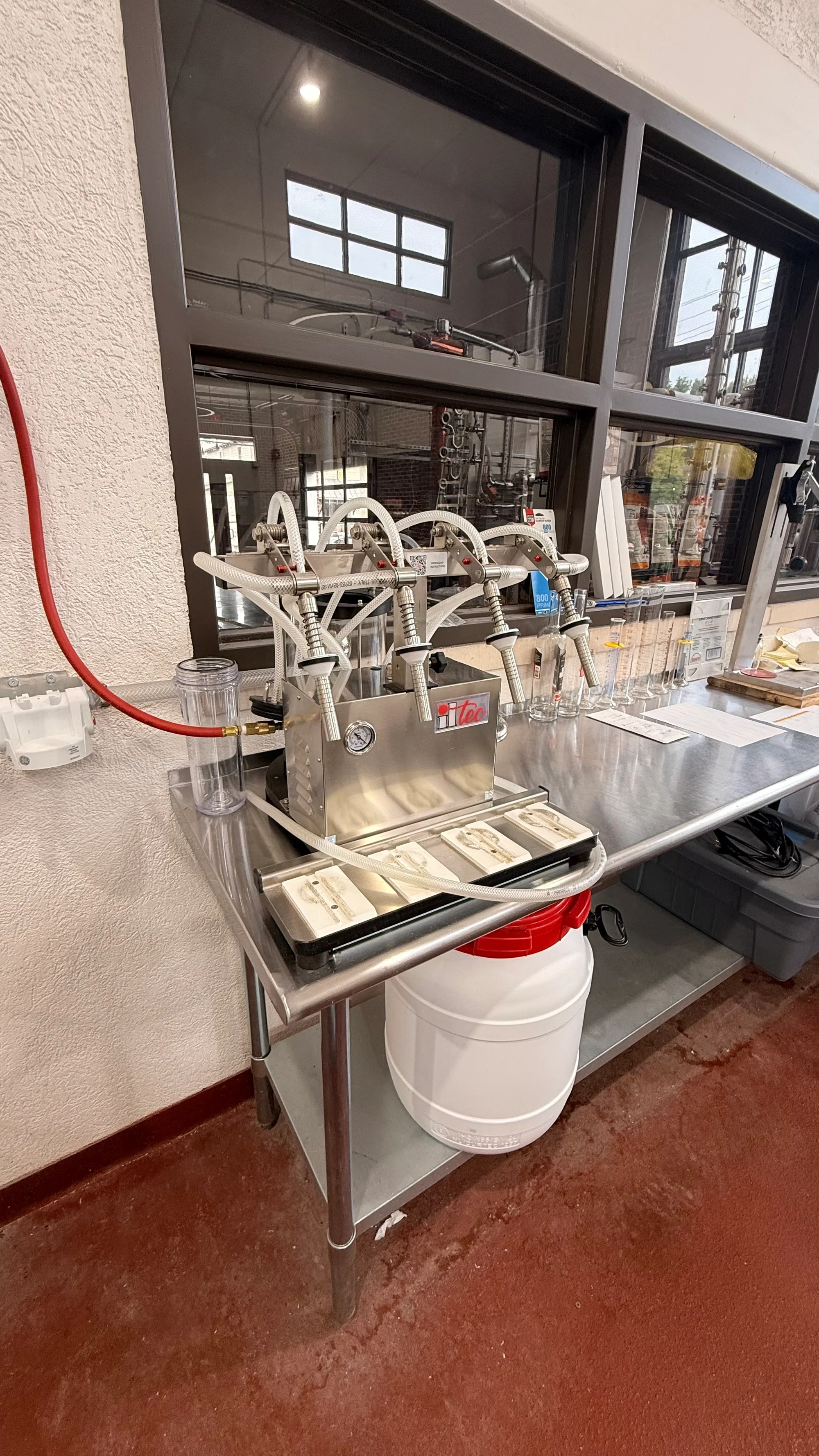 4-head bottle filler