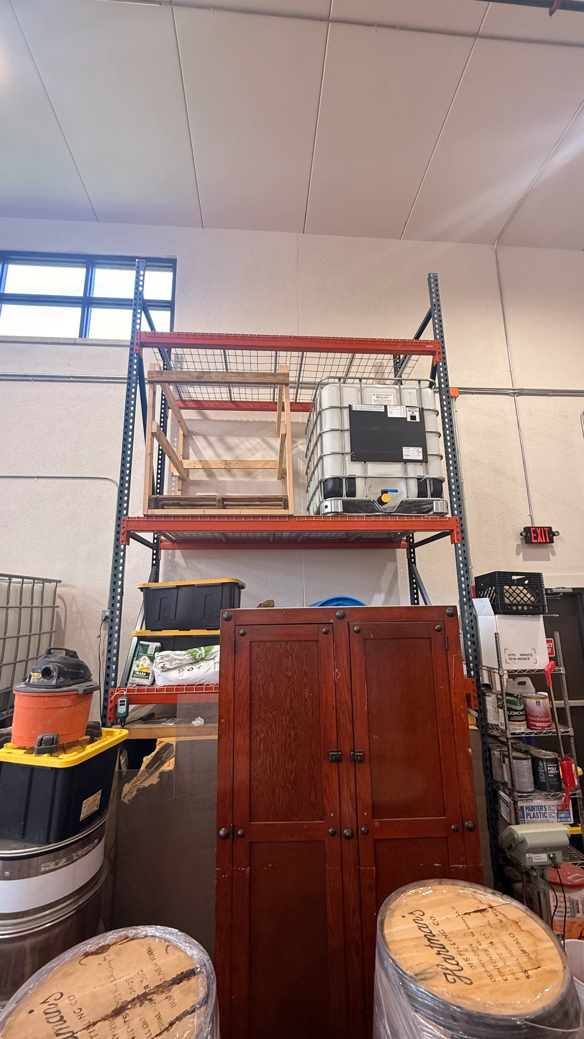 Blue/orange pallet racks
