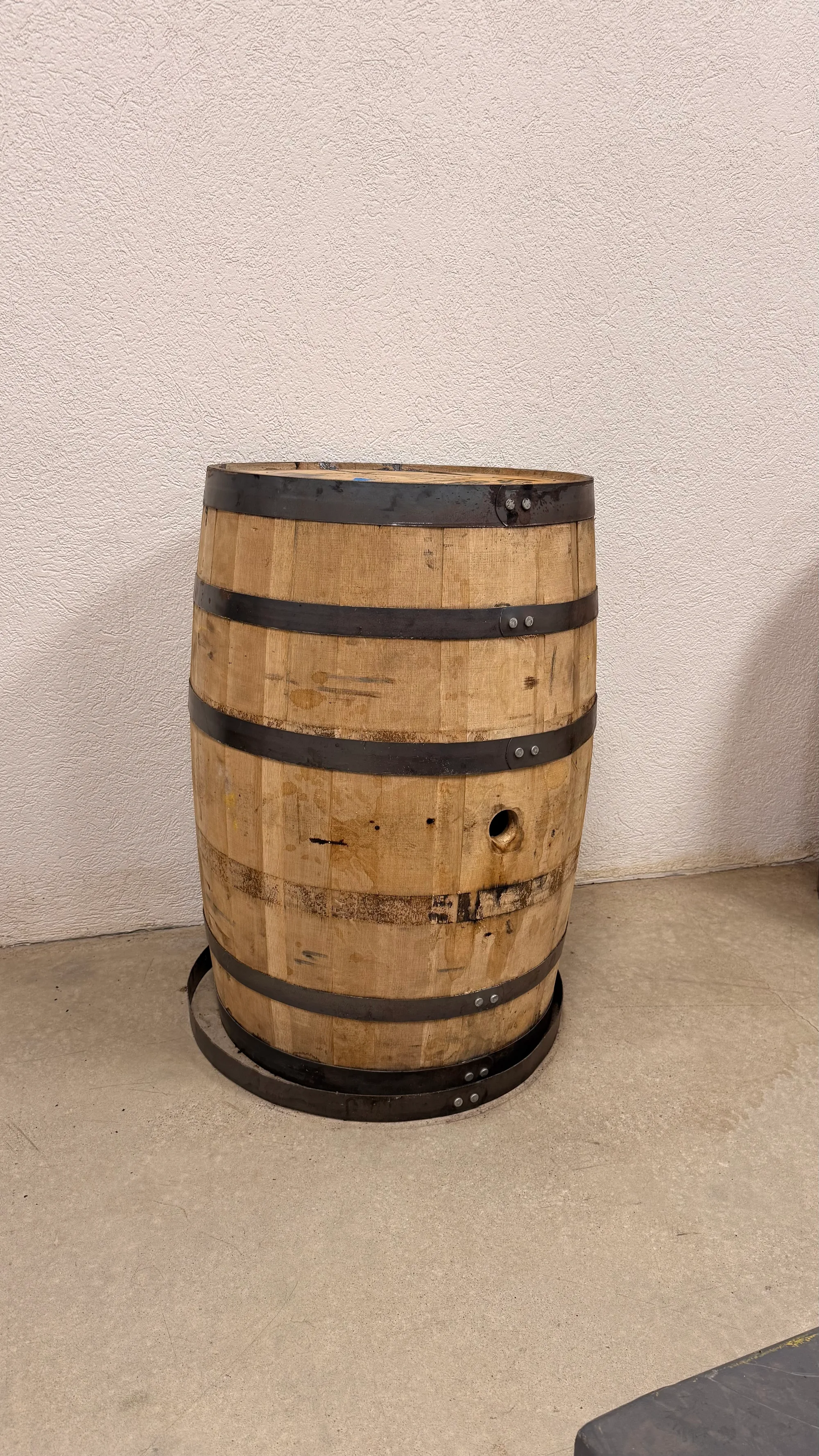 Empty wood barrels (decorative) thumbnail 2