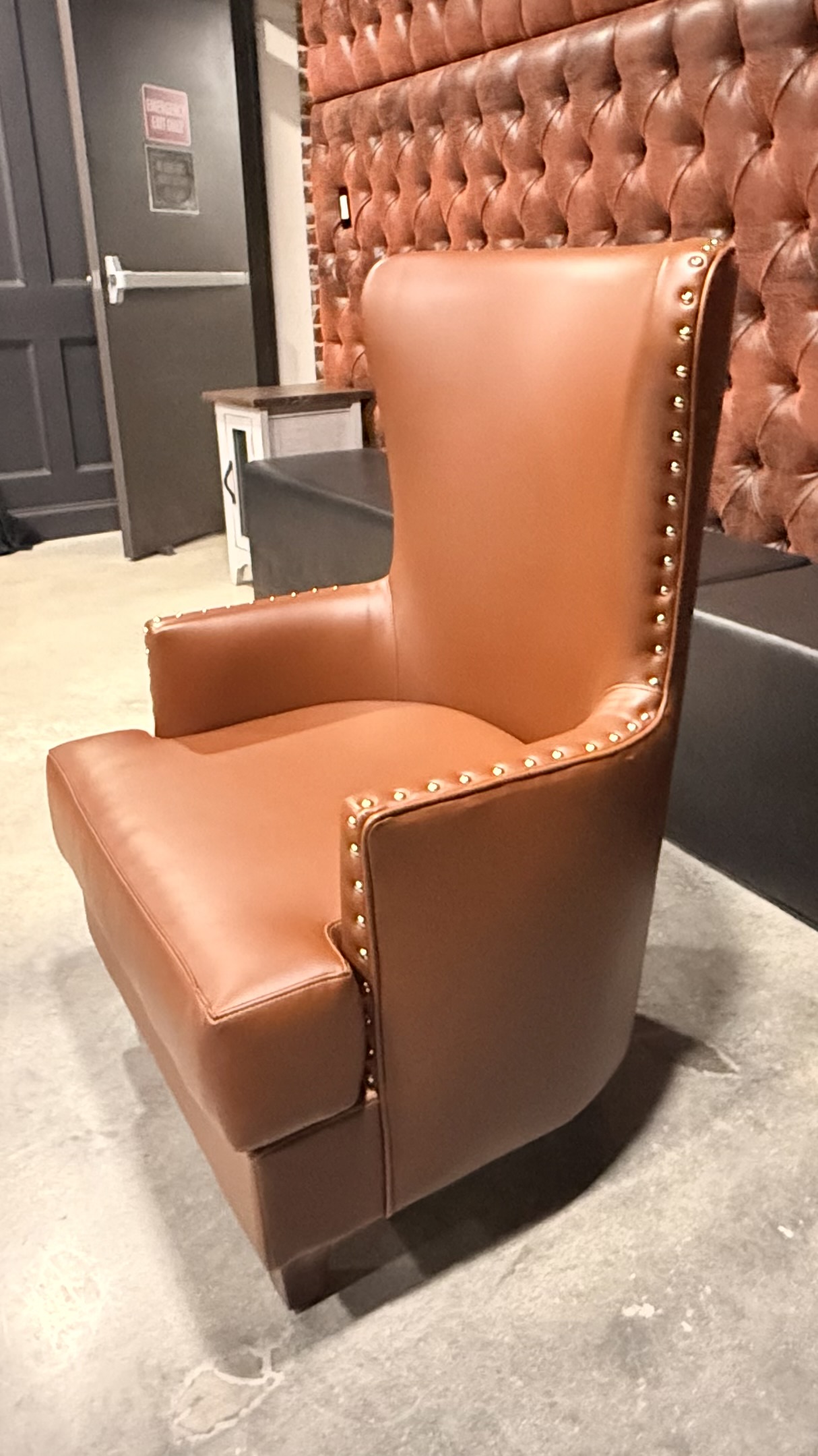 Captain chairs thumbnail 3