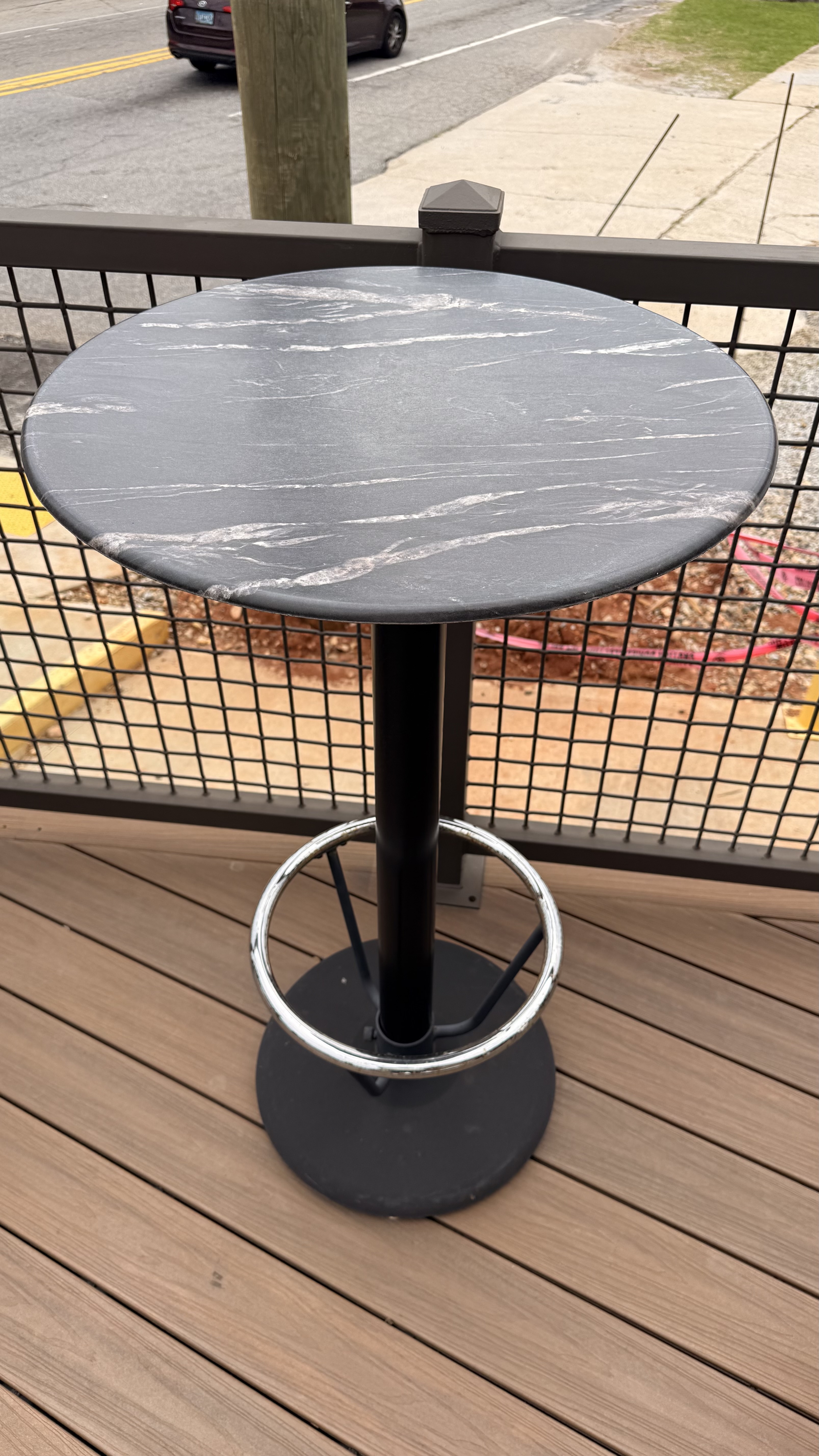 Round bar height table 2 persons