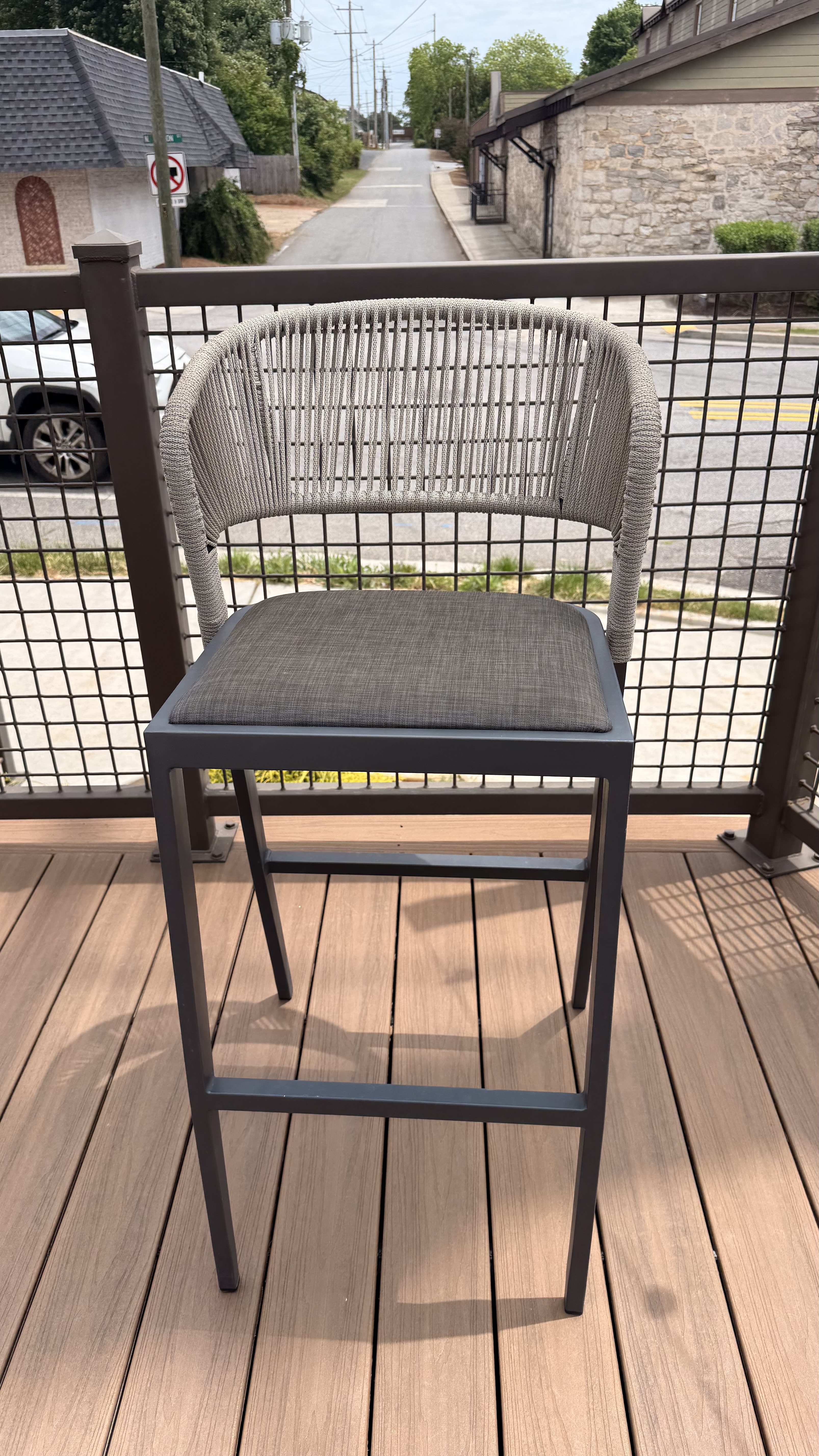 Bar-type high chairs (chair stools)