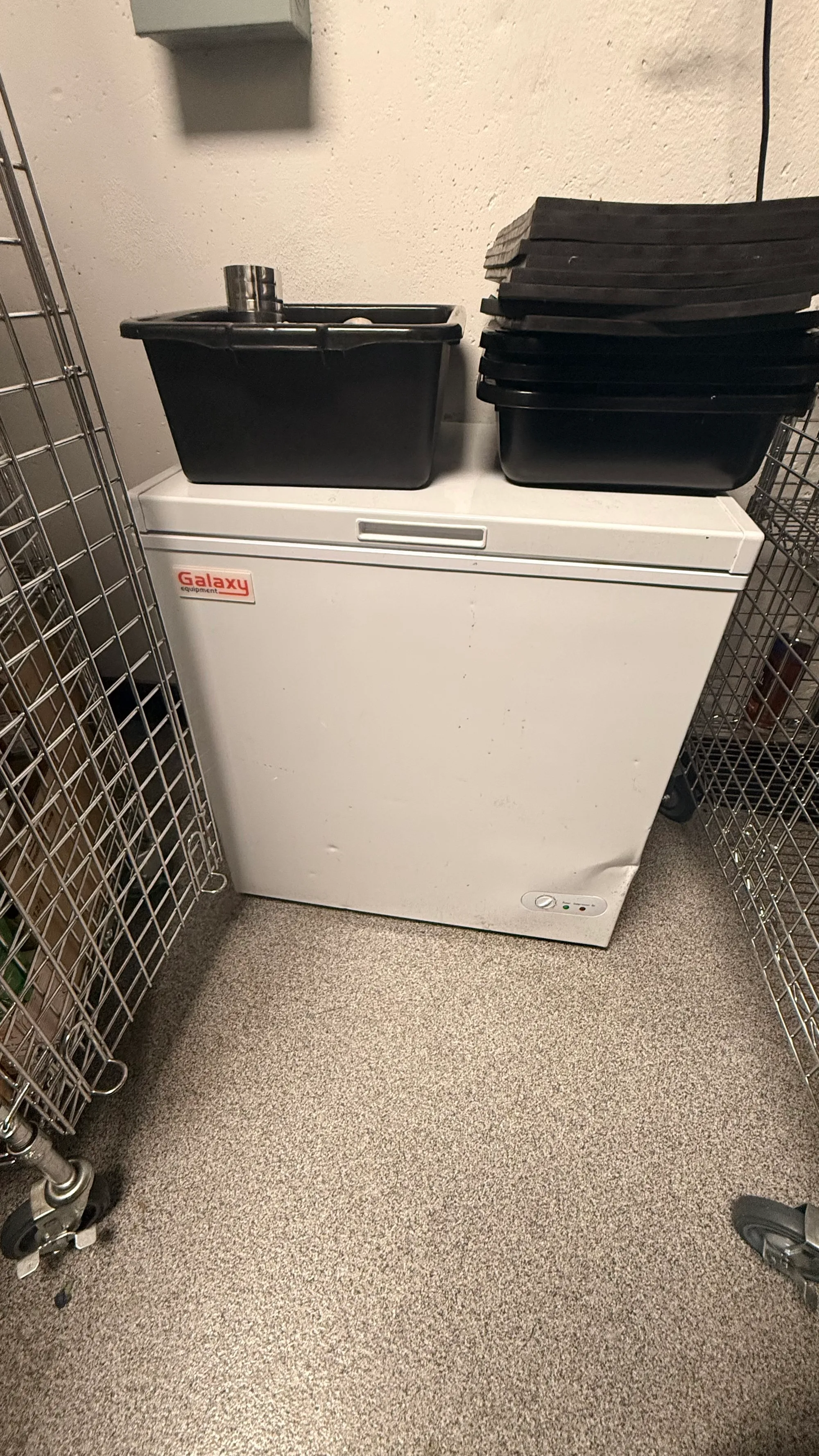 Galaxy Equipment chest freezer